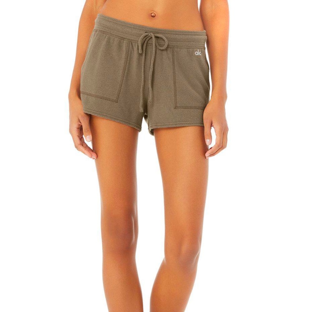 Alo Yoga Daze Short in Olive Branch